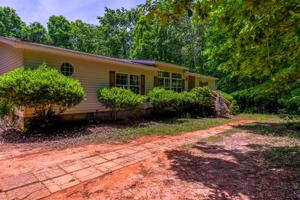 9828 Redlawn
