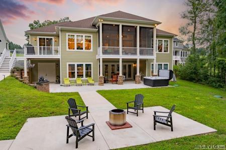 1060 Starboard Drive