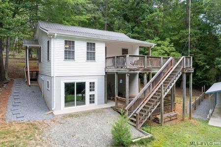 24 Occoneechee East Drive