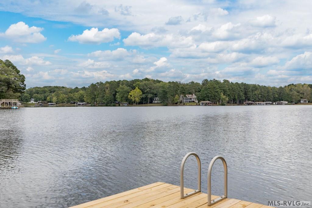 Image 3: Pea Hill Creek Waterfront