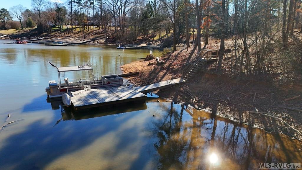 Image 3: Shared Dock