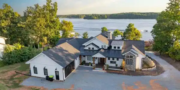 161 Paradise Drive