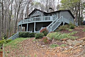 27 Holly Place
