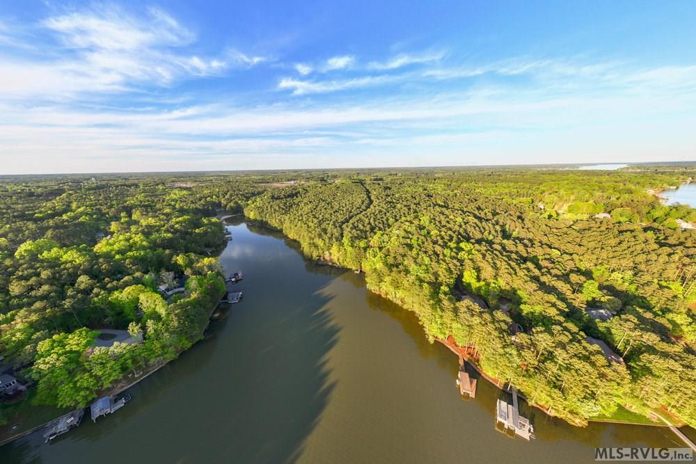 Image 4: Pristine and Untouched Shoreline