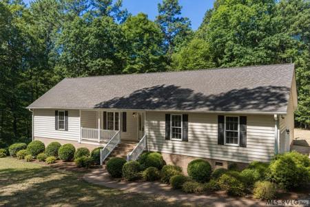 162 Country Blvd