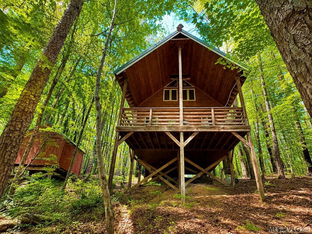 Image 2: Back of Cabin