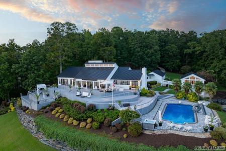 387 Country Road