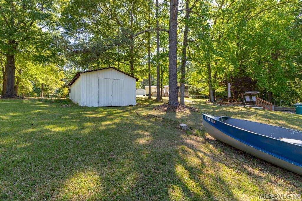 Image 4: Detached Boathouse