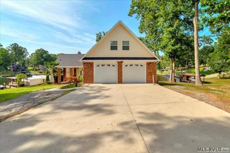 108 Brentwood Circle