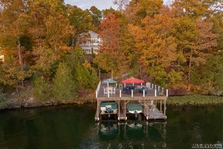 211 Lakeview Drive