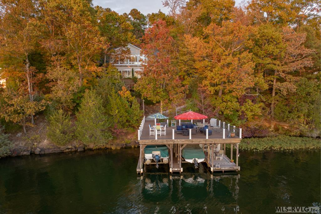 211 Lakeview Drive, Bracey, VA lhrmls01955220