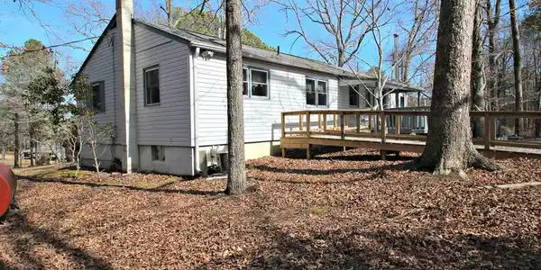 Image 3: Rear of Home