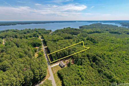 21 Parkway Dr