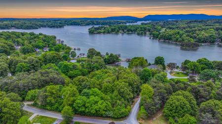 73 Overlook CIR