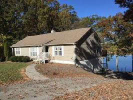 121 OAK HOLLOW RD