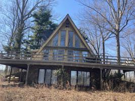 300 Rocky Shore LN
