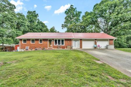 2148 Thomason LN