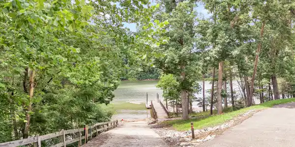 Image 3: Community Boat Ramp and Pier