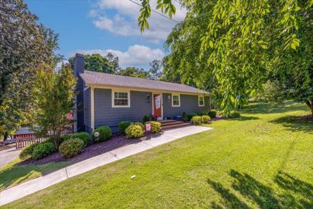 70 Crescent LN