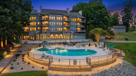 75 Dockside CIR