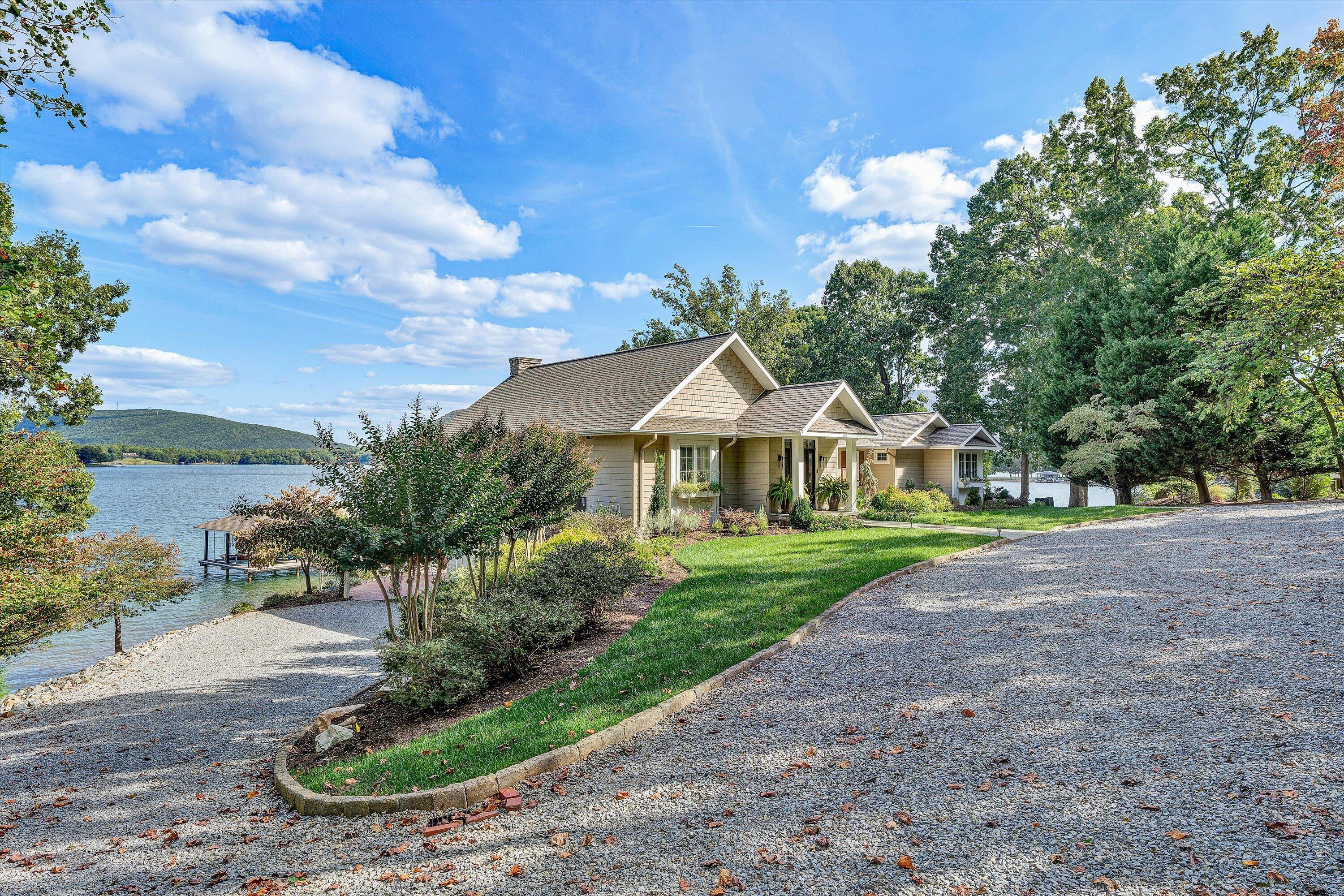 Image 2: 83-DSC00457