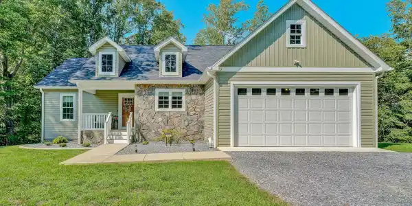 109 Ridgeway CT