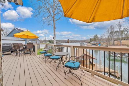 56 Brookside LN