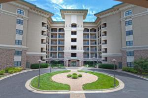 100 Bridgewater Pointe PL Unit #202