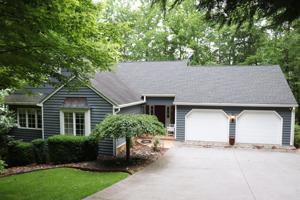 438 Island Pointe LN