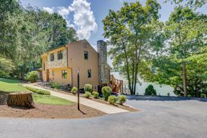 325 Indian Pointe DR