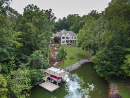 185 Middlecreek CT