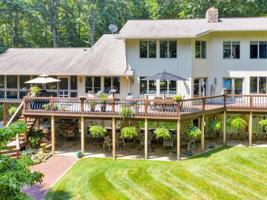 121 Spring DR