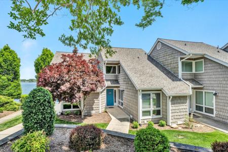 1220 Nature LN