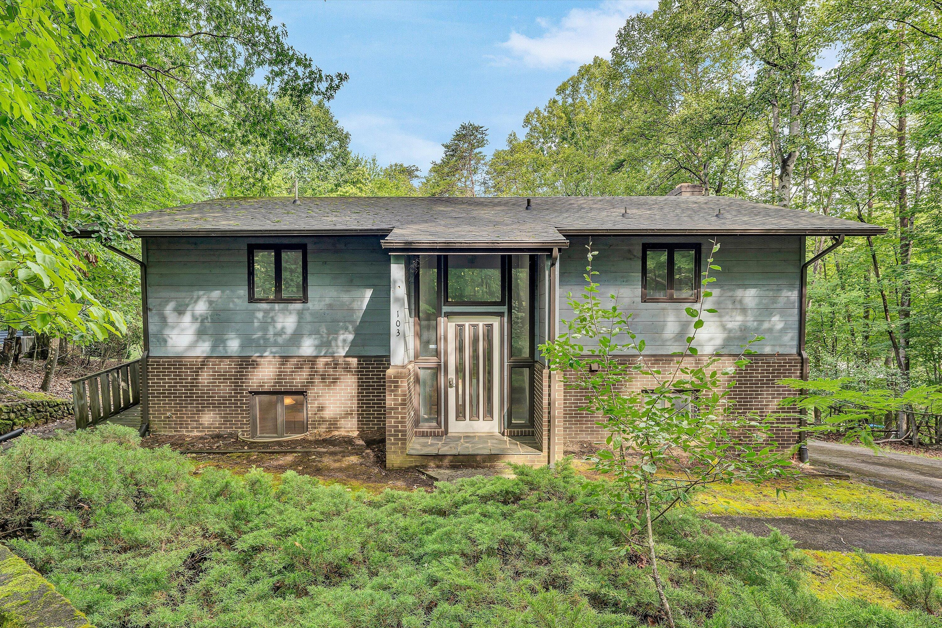 Image 2: 103 White Oak Cir