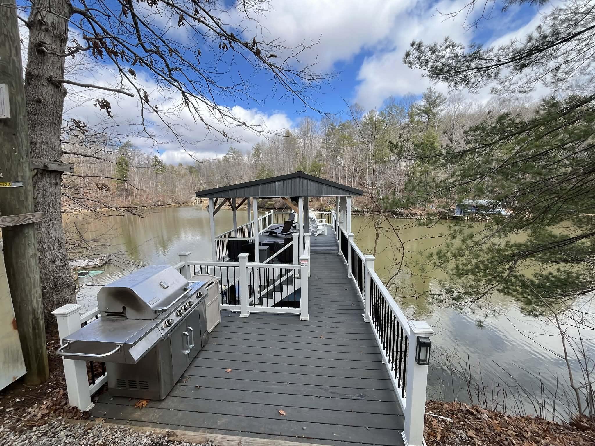 Image 2: 512 ridgelake pic3