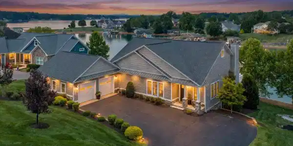 290 Sunset Pointe DR