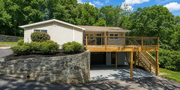 23 Brookside LN