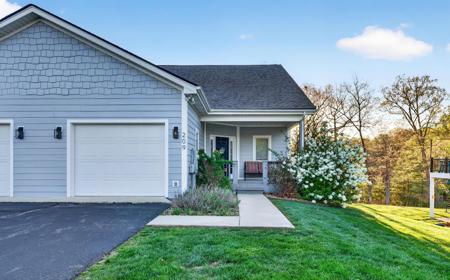 209 Retreat LN