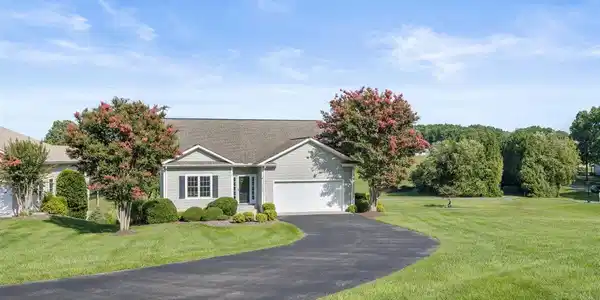 1222 8th Fairway LN
