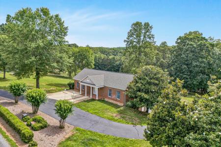2222 Pine Ridge RD