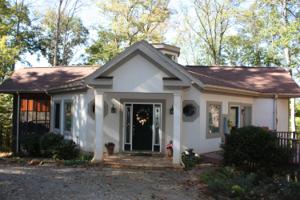 98 Village LN