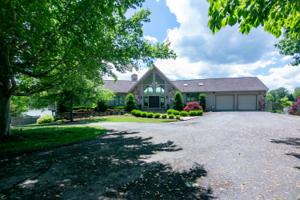 44 Halls LN