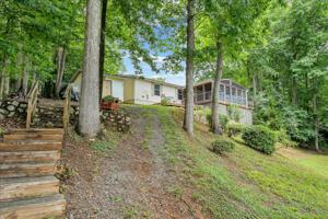 202 Bayside DR