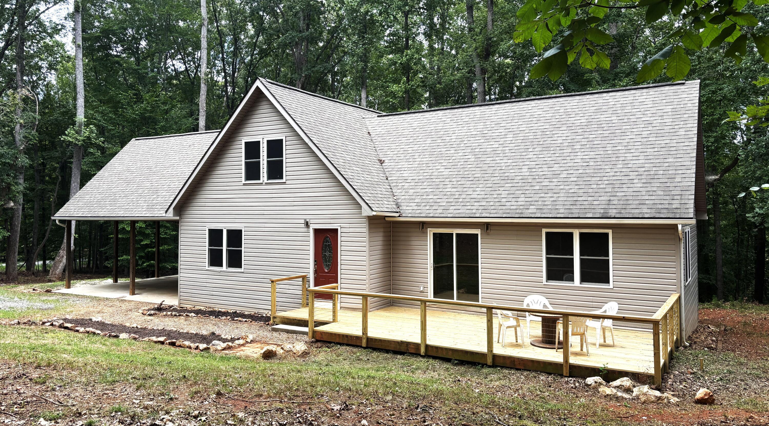 Image 1: New 328sf Deck