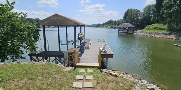 6136 Horseshoe Bend RD