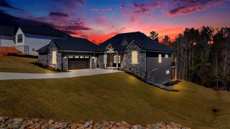 45 Middlecreek CT