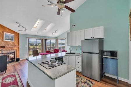 150 Sailors Cove DR