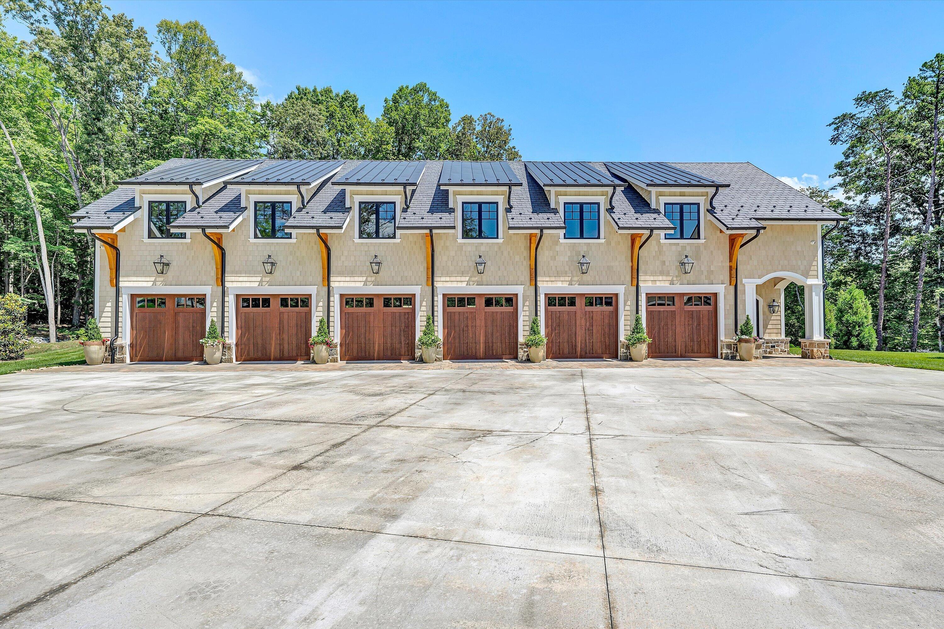 Image 4: Detached Six Car Garage