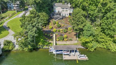 800 Long Island DR