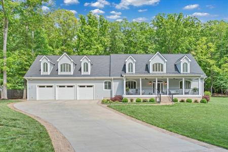 400 Heather LN